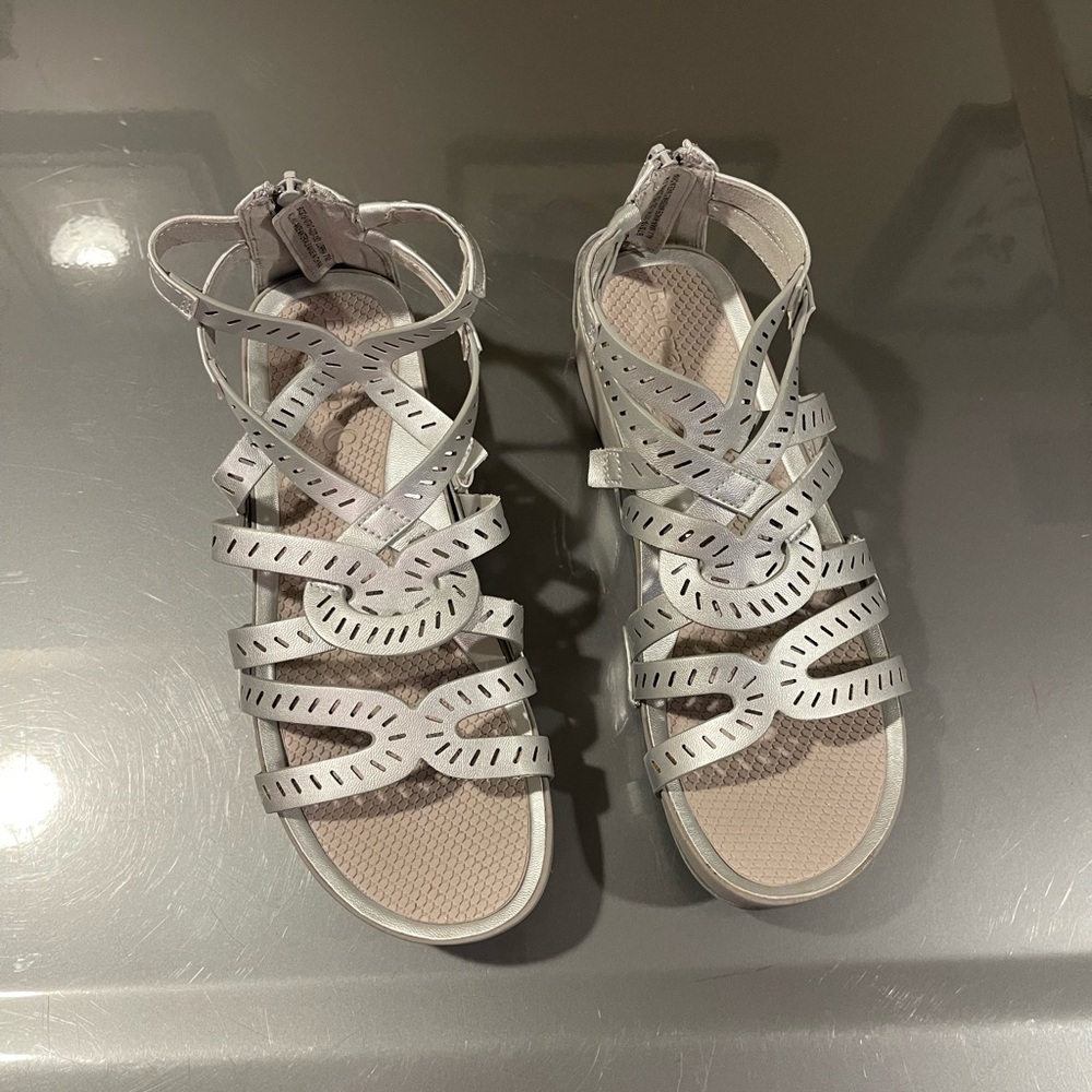 Baretraps women’s silver gladiator sandals 7.5